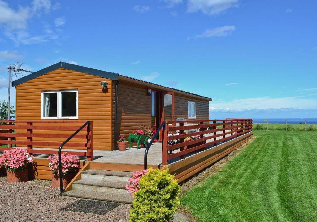 Dunbar Apartment | Golden Oak Chalet