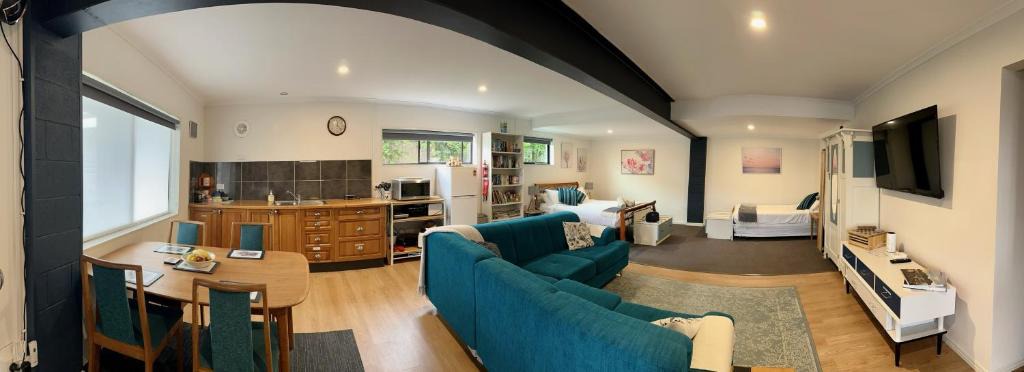 Beaconsfield Apartment | GOLDFIELDS STUDIO APARTMENT, Beaconsfield - Fully Self-contained, air-conditioning