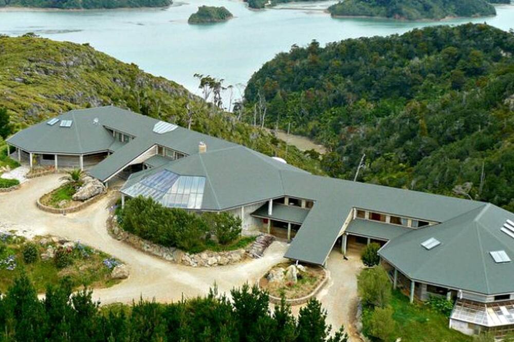 Anatori Cabin | Gorgeous Lodging with Stunning Views near Kahurangi National Park, New Zealand