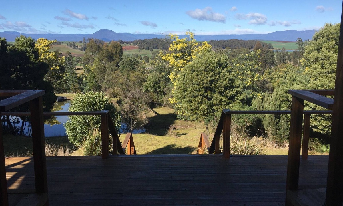 Weetah House | Gorgeous mountain views close to Deloraine
