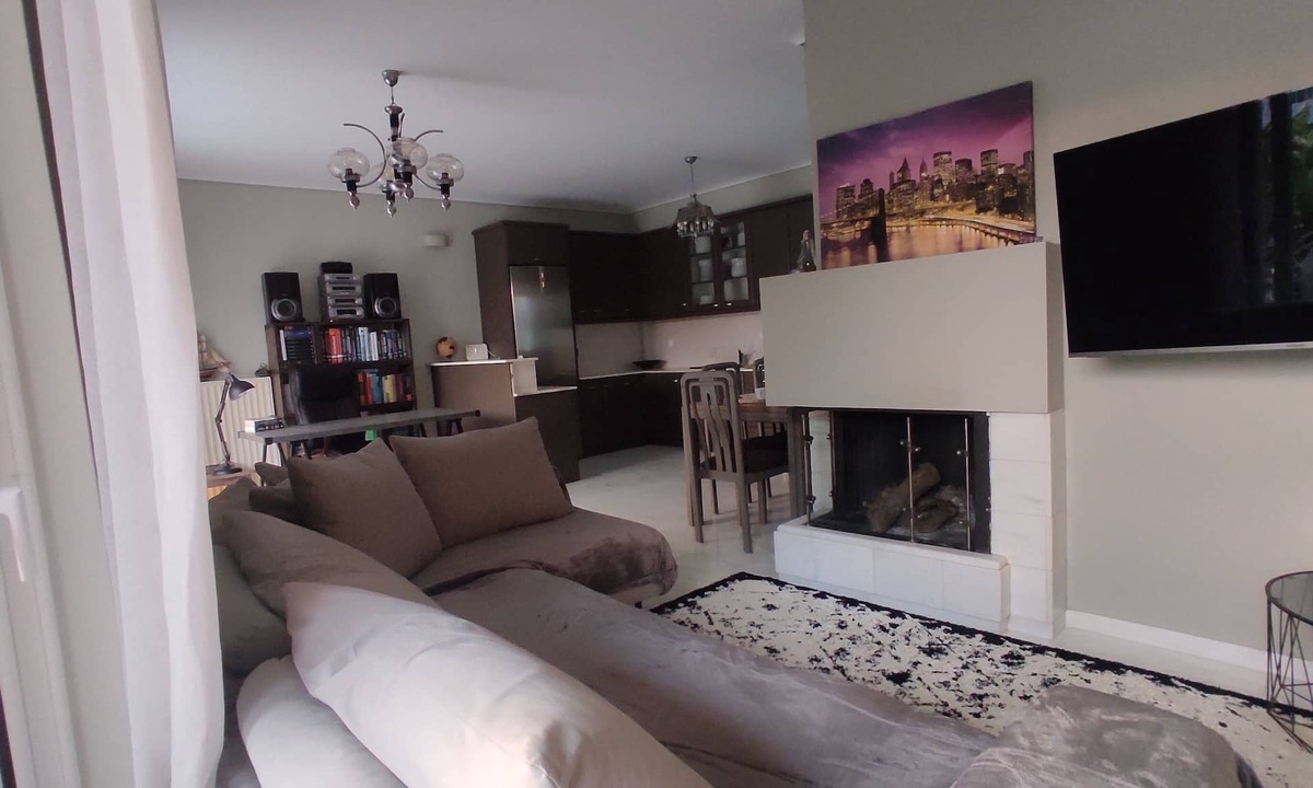 Patras Apartment | Grey Stones & Balcony:n2-bedroom apartment in lovely Patra with WiFi, AC