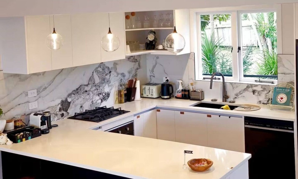 New Windsor House | Guest Favorite 3BRM - New Reno with Parking & AC - CBD 12KMs & AP 17KMs