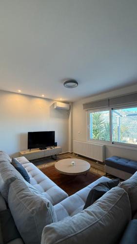 Aigialeia Apartment | Guesthouse Charitou