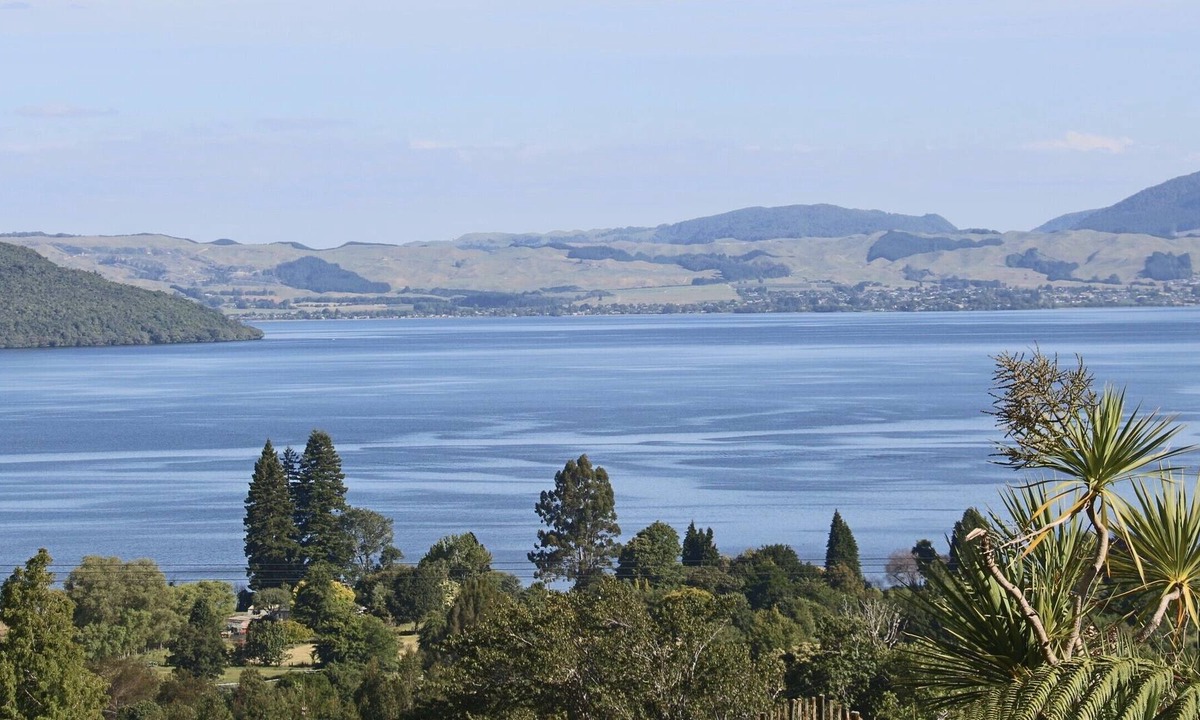 Hamurana Cottage | HAMURANA HAVEN - HAMURANA HOLIDAY HOME, family friendly in Hamurana