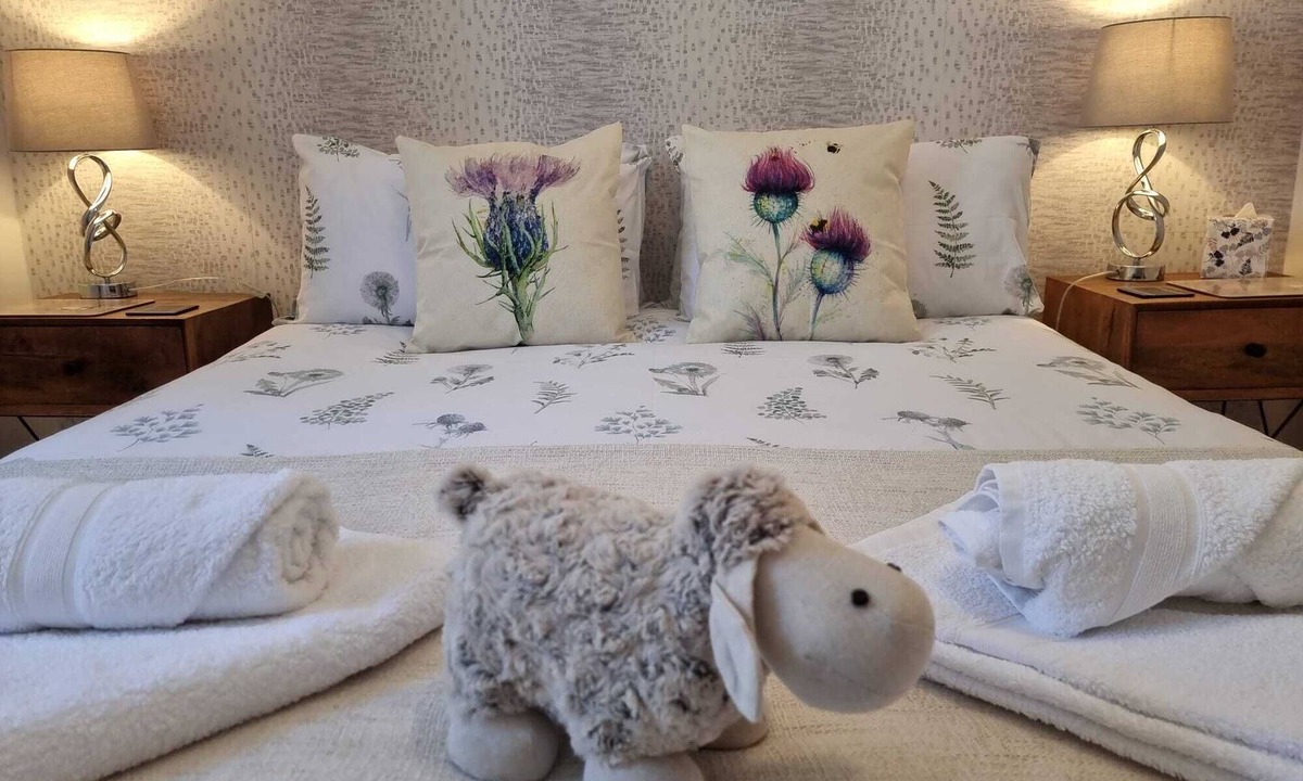 Inverness City Centre Apartment | HEART OF INVERNESS MODERN APARTMENT