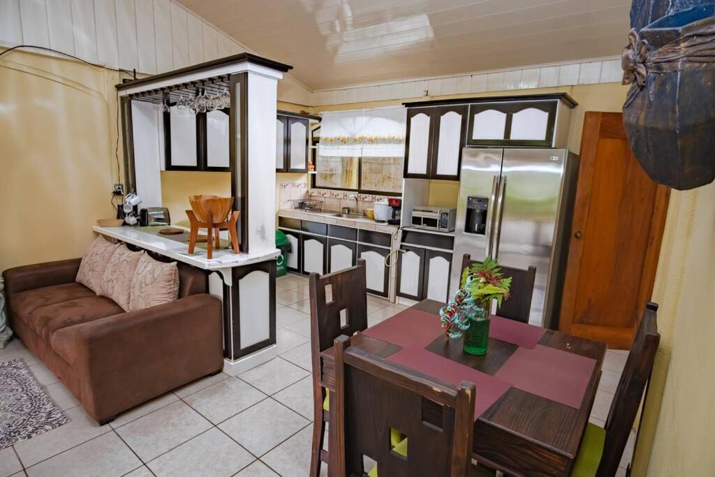 La Fortuna House | Helechos House.Exclusive Location Beautiful Garden