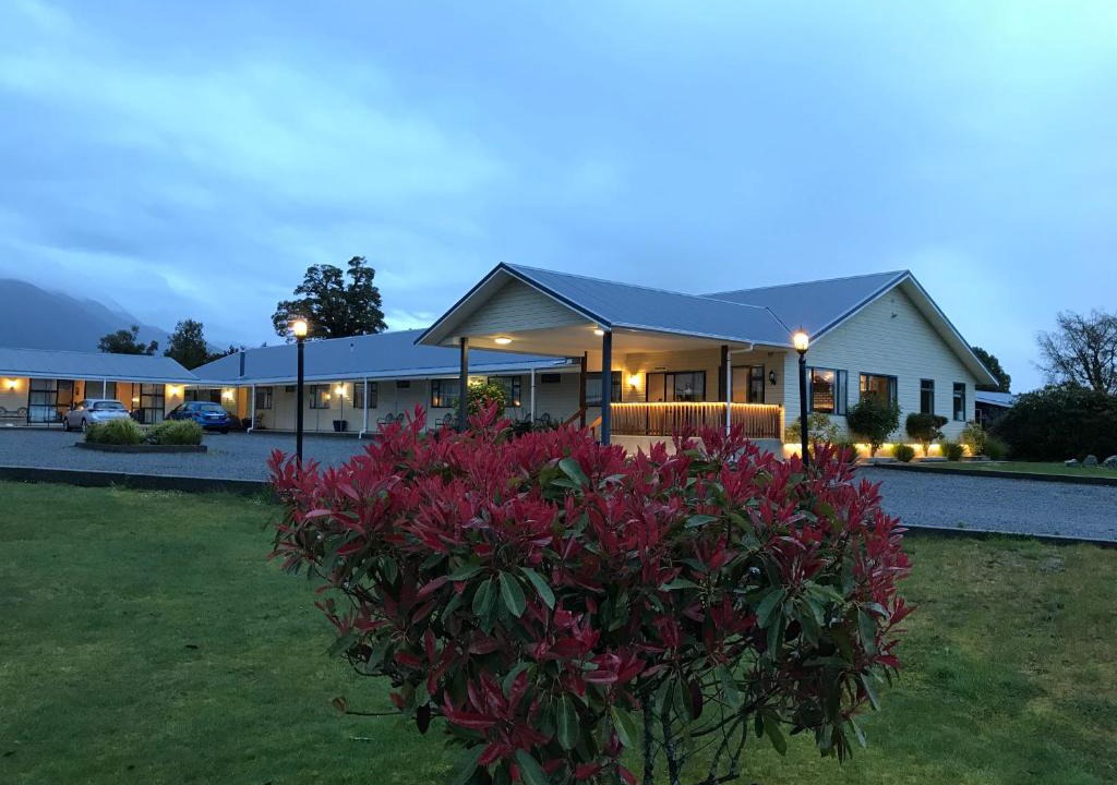 Fox Glacier Hotel | High Peaks Hotel
