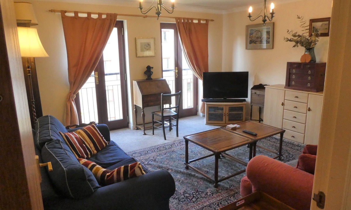 Tollcross Apartment | High Riggs, Tollcross, Old Town, Edinburgh