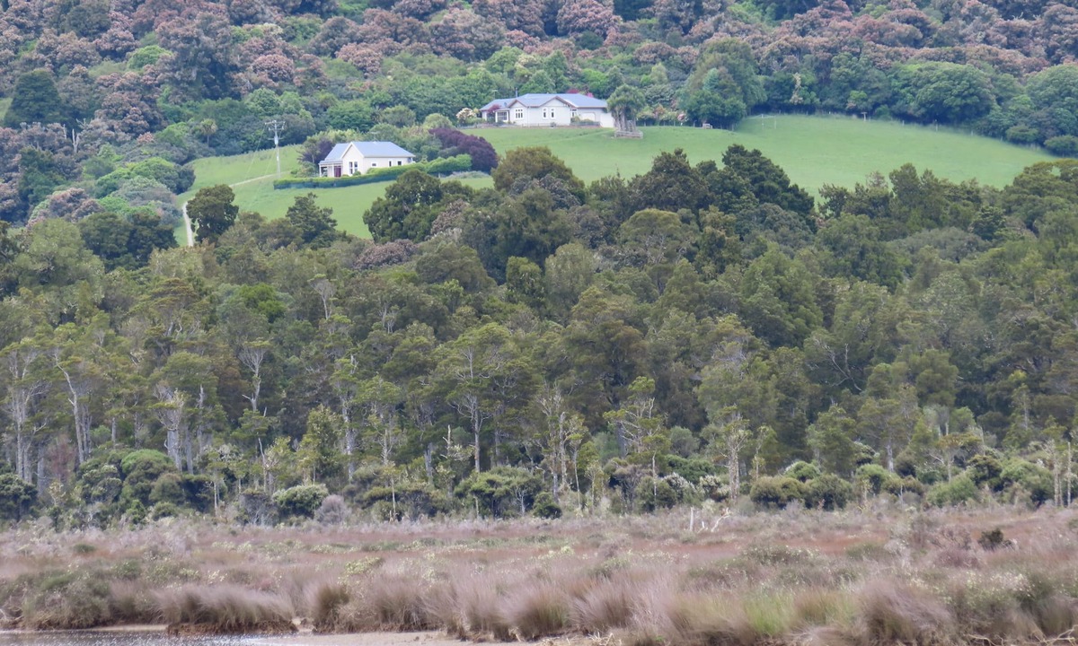 Papatowai House | Hilltop Accommodation Catlins - Lodge