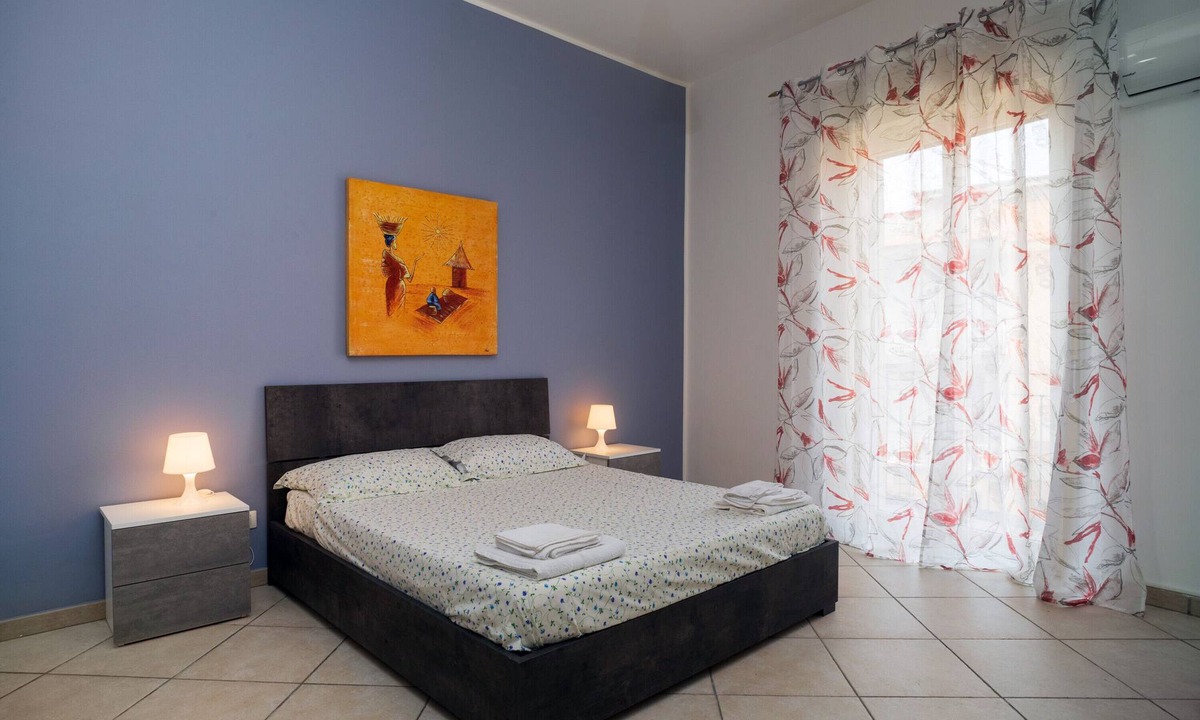 Monte Po-Nesima-San Leone-Rapisardi Apartment | Holiday Apartment "Casa Cairoli" with Balcony & A/C