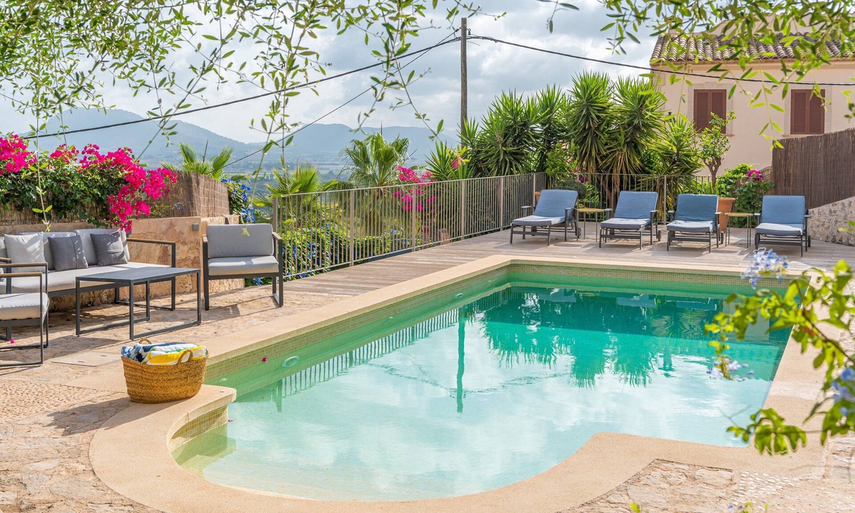 Buger House | Holiday Home 'Numero Uno' with Sea View, Wi-Fi and Air Conditioning