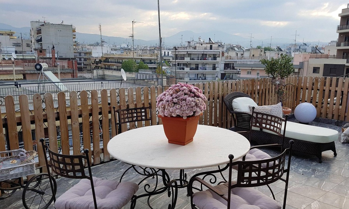 Thessaloniki Apartment | Homerez - Appartement for 4 ppl. with jacuzzi and balcony at Thessaloniki