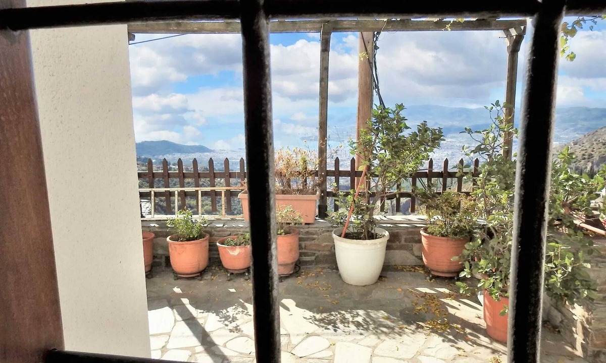 Makrynitsa House | Homerez - Spacious house with sea view in Volos
