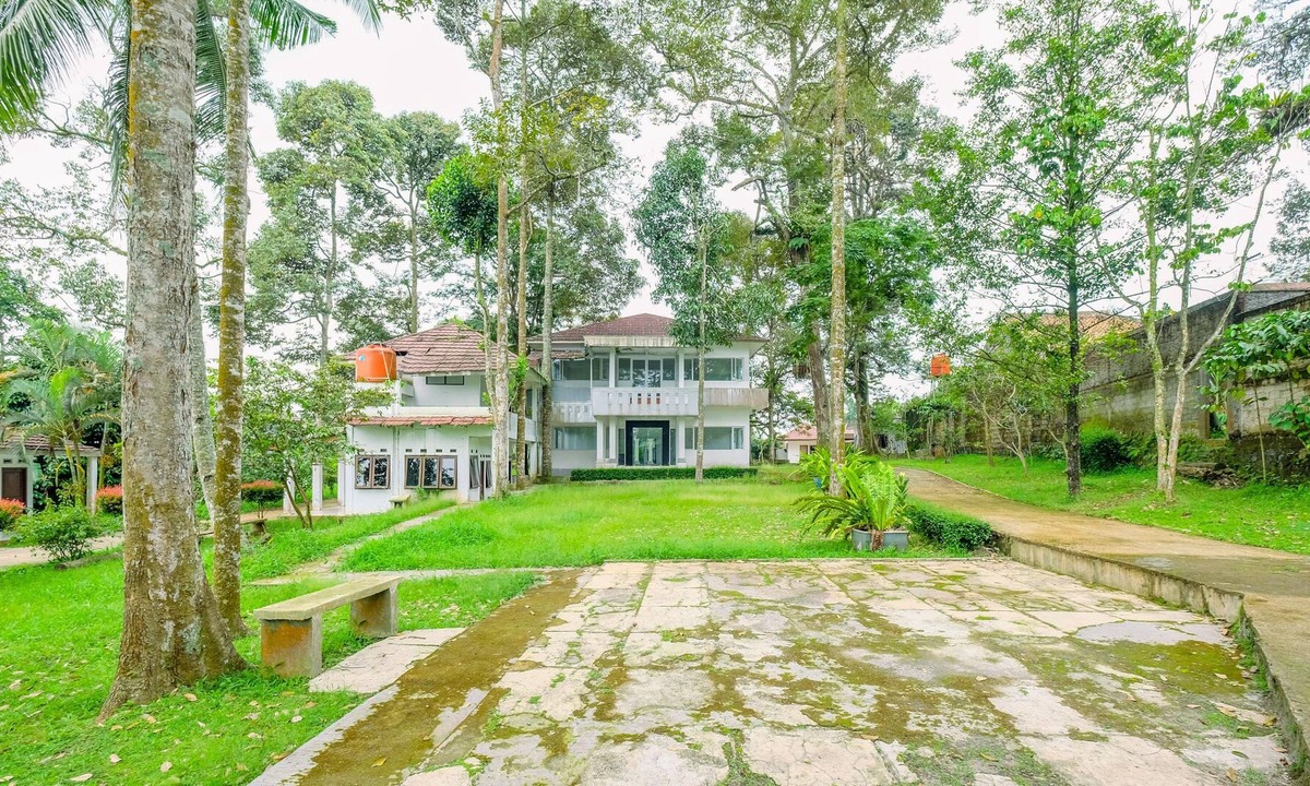 Caringin Apartment | Homey And Simply Studio At Graha Wishnu Guest House