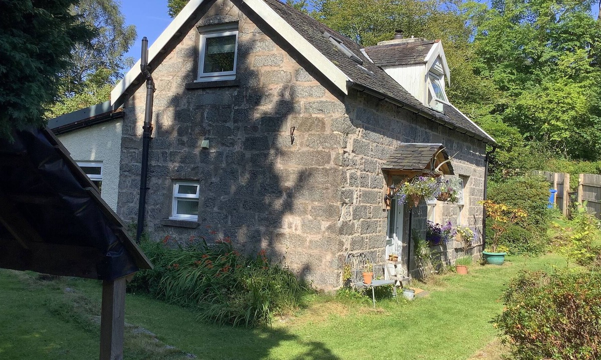 Strontian Cottage | HORSLEY COTTAGE, pet friendly, character holiday cottage in Strontian