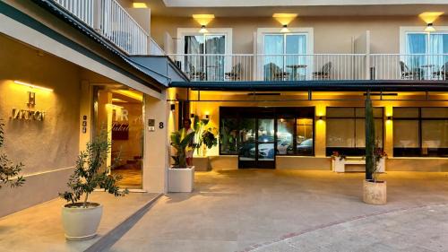 Torrenova House | Hostal Jakiton