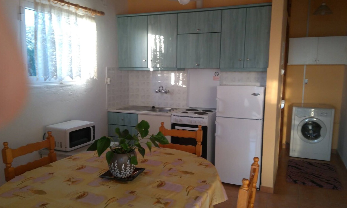 Kompi House | House Giannis Haikos Two minutes walk to the beach Peroulia