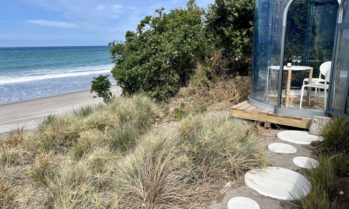 Pukehina Apartment | Idyllic Pukehina oceanfront hideaway