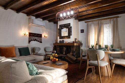 Maroneia-Sapes House | illia