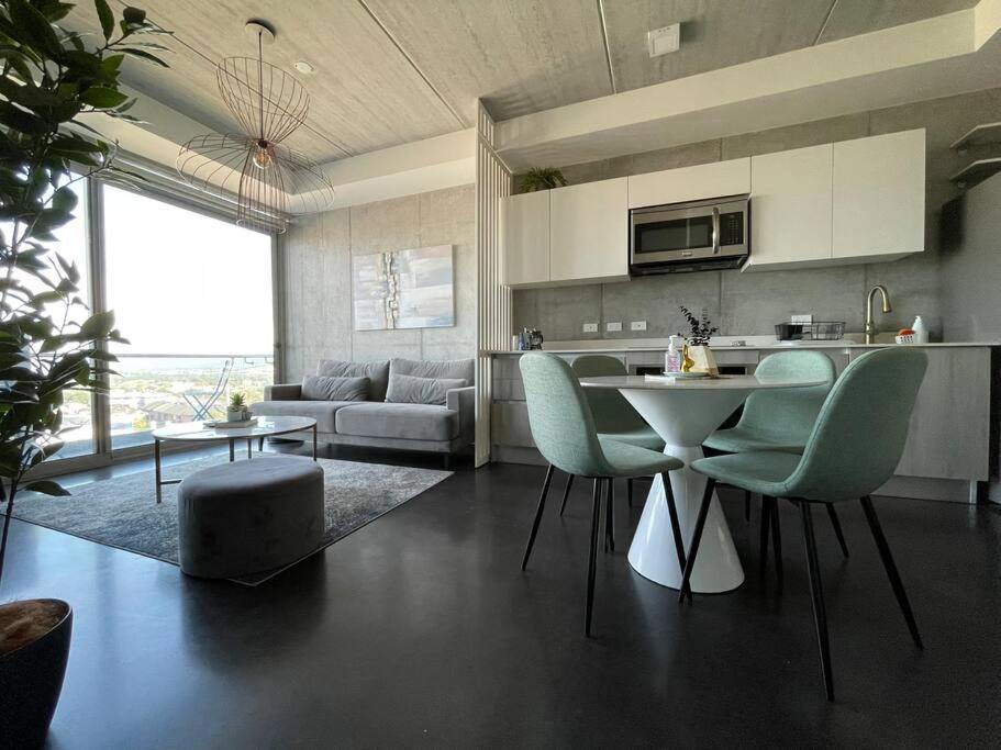 Rohrmoser House | Industrial 2BR perfect location w/AC + sunset view