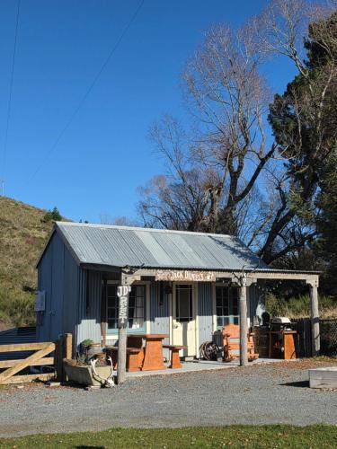 Burkes Pass House | Jack Daniels Rest Gateway to Tekapo and the MacKenzie District