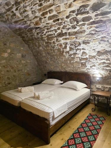 Berat House | Jeanette's Home
