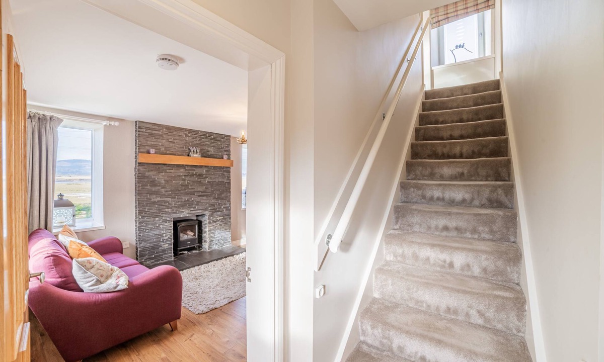 Kelton Cottage | Jocks Hoose - a cottage that sleeps 4 guests in 2 bedrooms