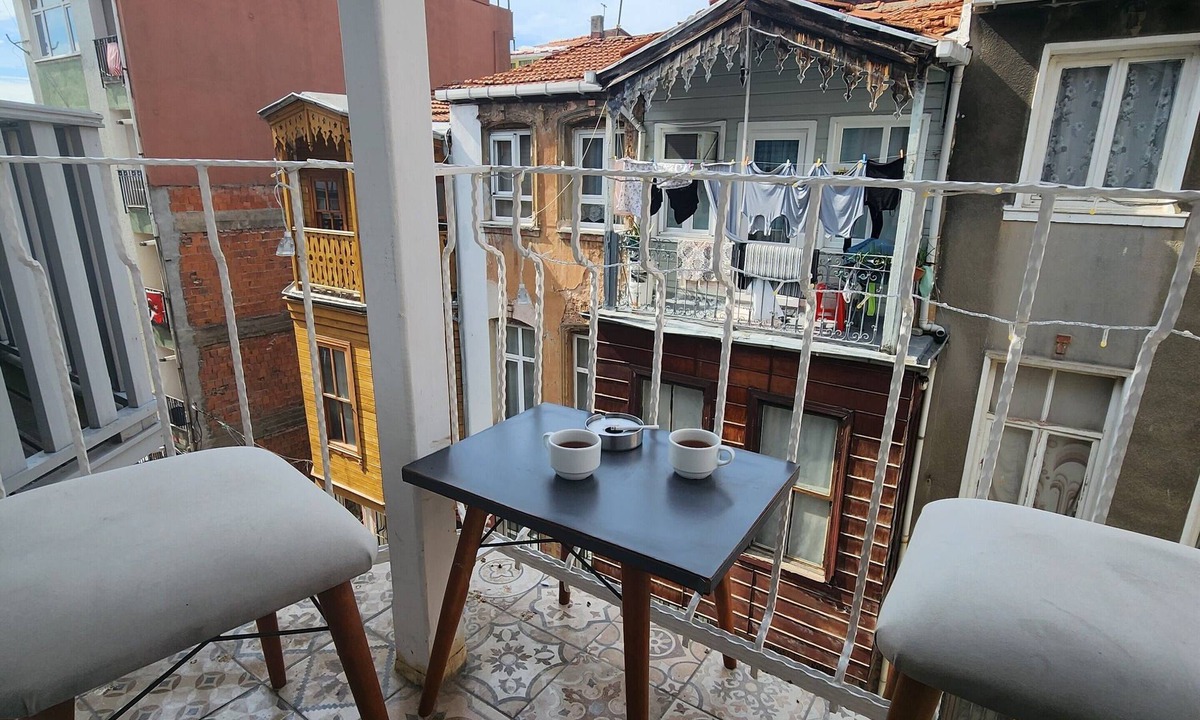 Rasimpasa Hotel | Kadıköy White House
