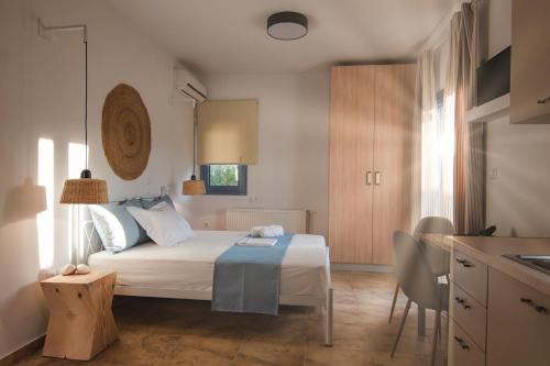 Skiros Apartment | Kallisti Studios & Apartments