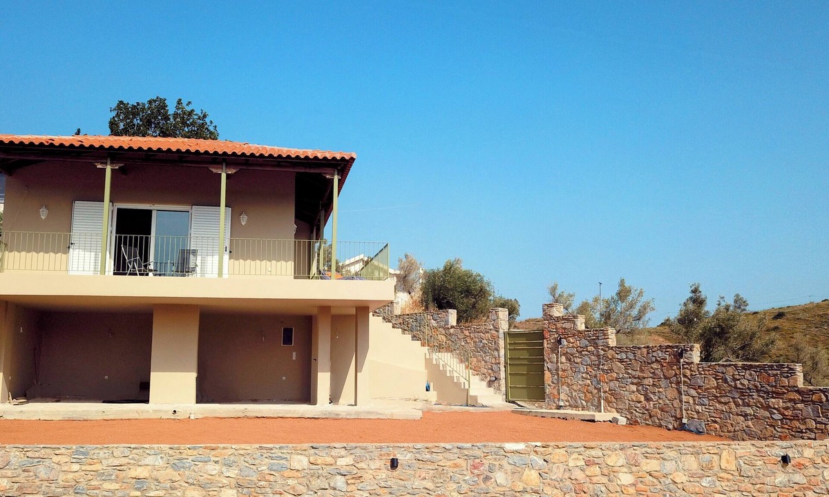 Lavreotiki House | Keratea Hillside House/couple and family-friendly country house close to Sounio