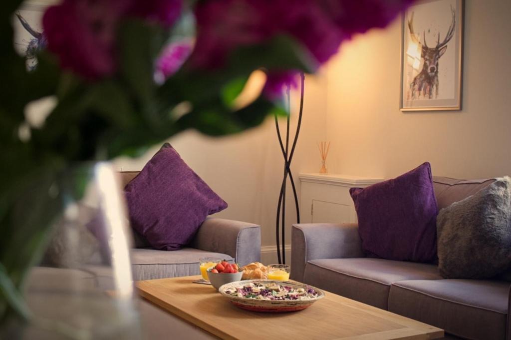 Dalavich Apartment | Kirk View Apartment
