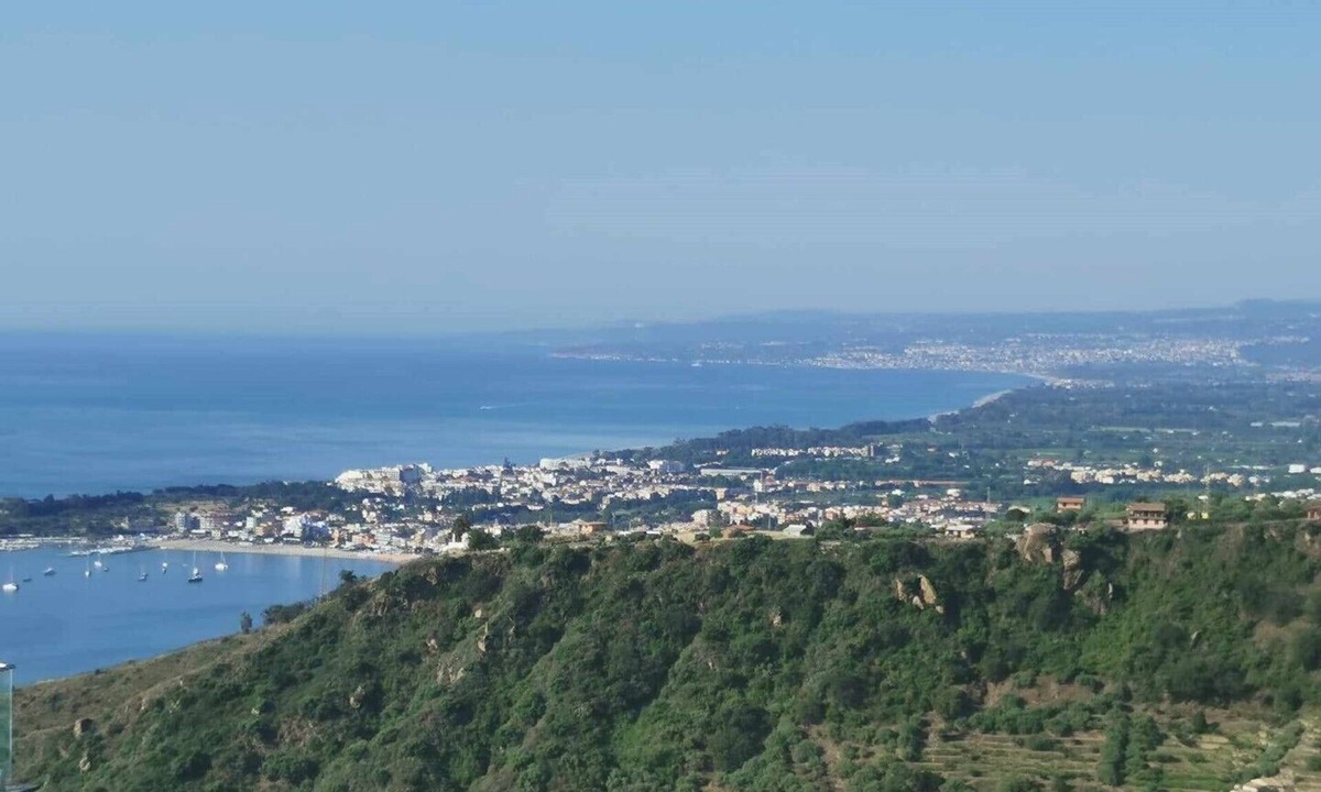 Taormina Apartment | Komfortable Ferienwohnung mit Traumhafter Aussicht auf den Etna und die Kueste