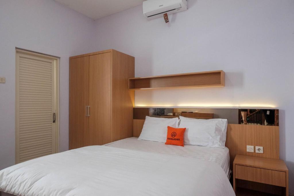 Surakarta Hotel | KoolKost Syariah near Taman Sriwedari Laweyan