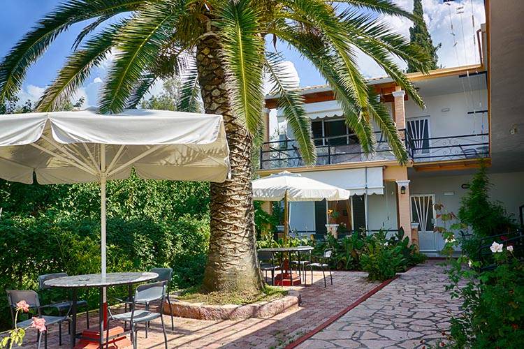 Agios Georgios Pagon Apartment | Kostas Ferienwohnung 11 - 300m vom Strand Agios Georgios Pagi entfernt