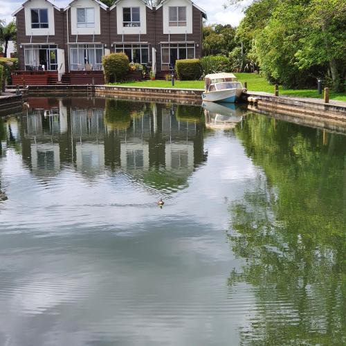 Mourea House | Kuituna on the Canal Villa, 3 bedrooms