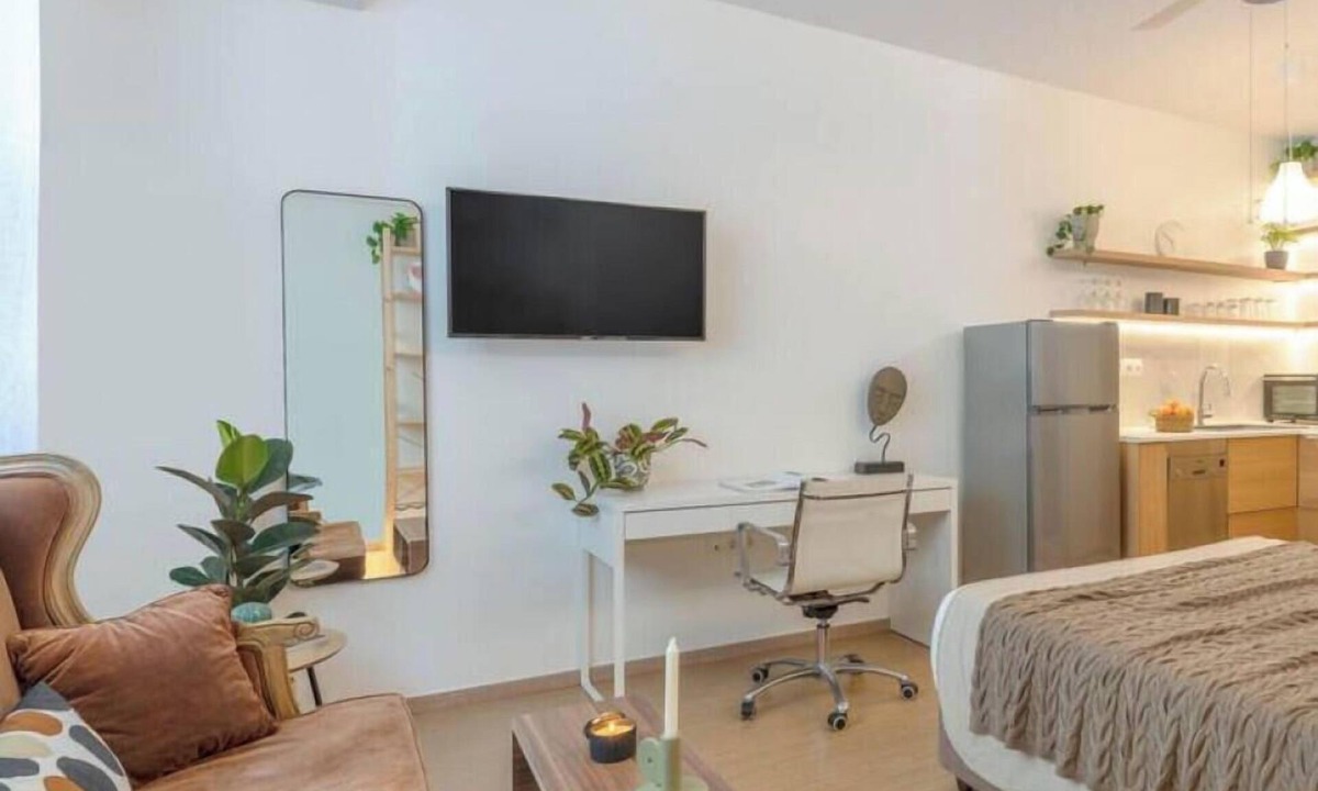 Kypseli Apartment | Kypseli`s Dreamy Studio: Your Cosy Greek Oasis!