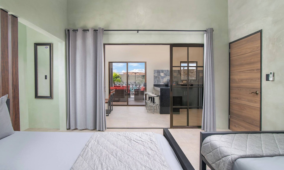 Bandera House | La Casa de Papi