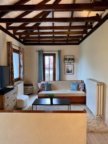 Sintiki Apartment | Lakis' Wellhouse
