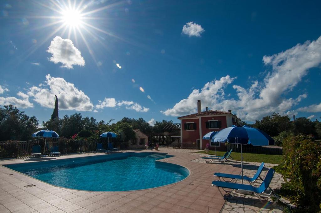 Klismata Villa | Leventis Villas Complex with Sharing Pool
