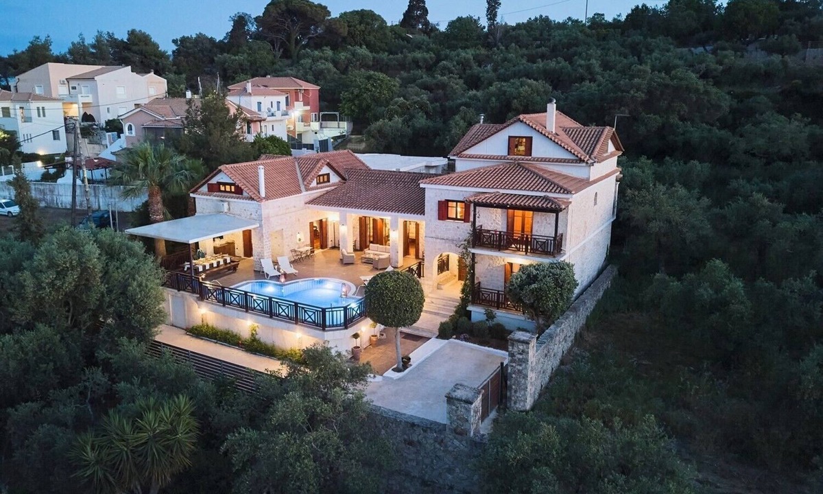 Akrotiri Villa | 'Lila's Luxury Villa' with sea view, private pool, garden, A/C and Wi-Fi