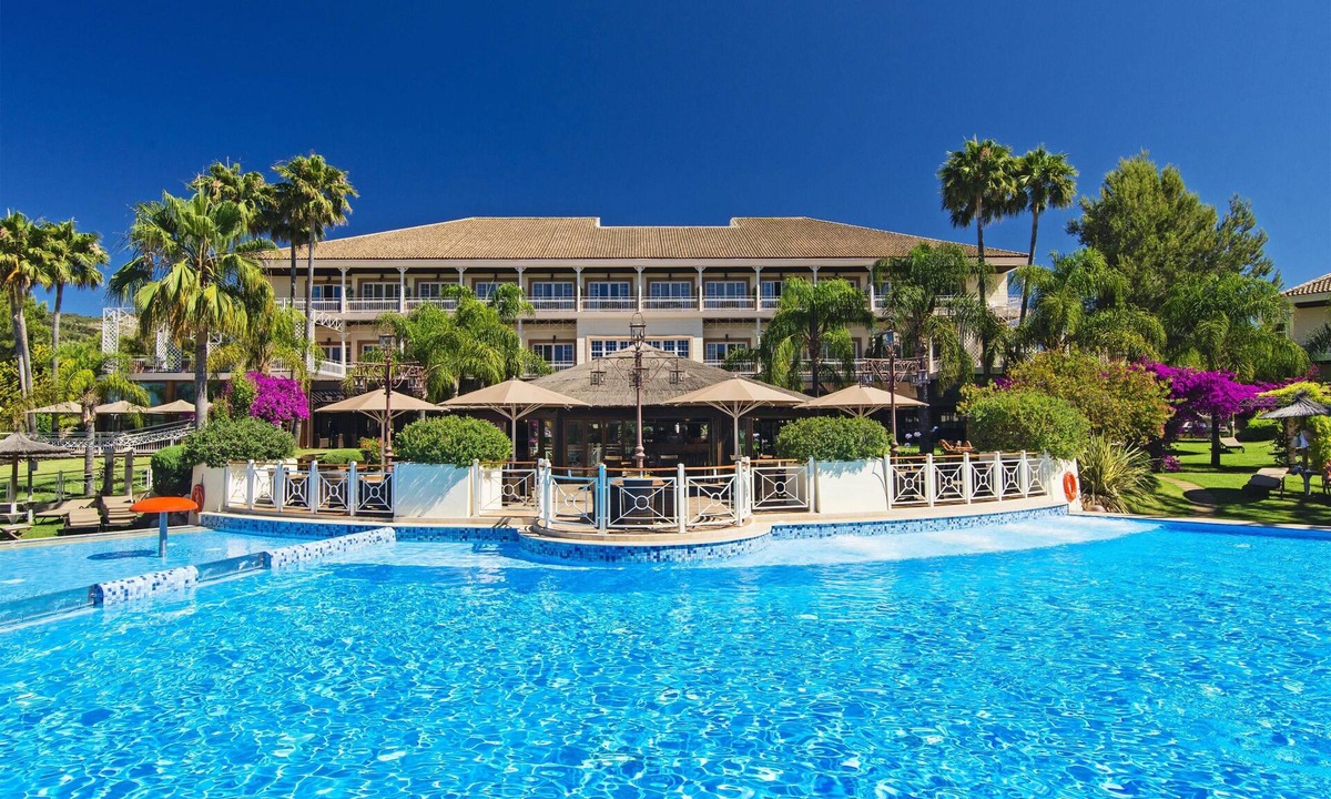 Illetas Hotel | Lindner Hotel Mallorca Portals Nous, part of JdV by Hyatt