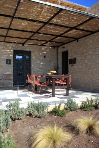 Trikolonoi Apartment | Lithero Suites