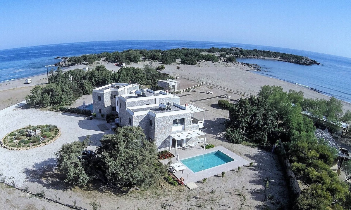 Gialos Villa | LITHOS-CEDAR BAY BEACHSIDE VILLAS-LUXURY STONE VILLA -PRIVATE POOL