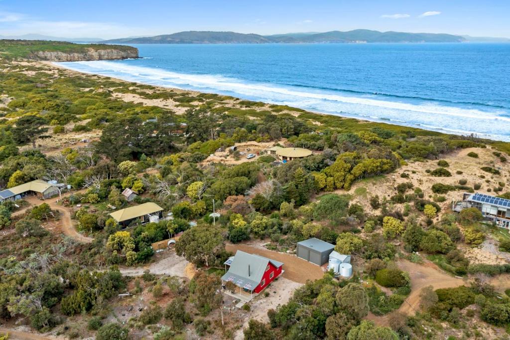 Clifton Beach House | 'Little Secret' Charming Clifton Beach Sanctuary