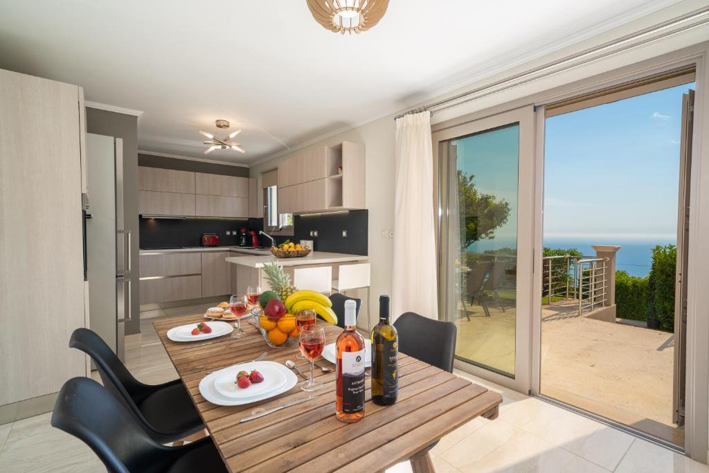 Mousata House | Lourdas Bay View