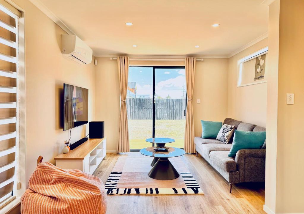 Hamilton Apartment | Lovely home, 3 bedrooms 4 beds, Close to hospital