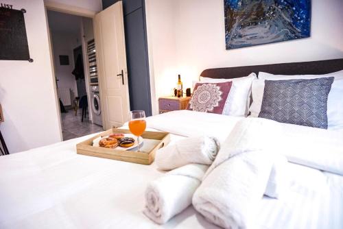 Serres Apartment | Lux apartment downtown