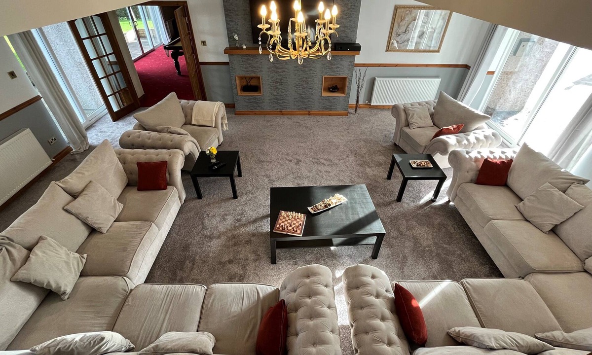 Dumfries House | Luxurious 5 bedroom house with games room and beautiful views