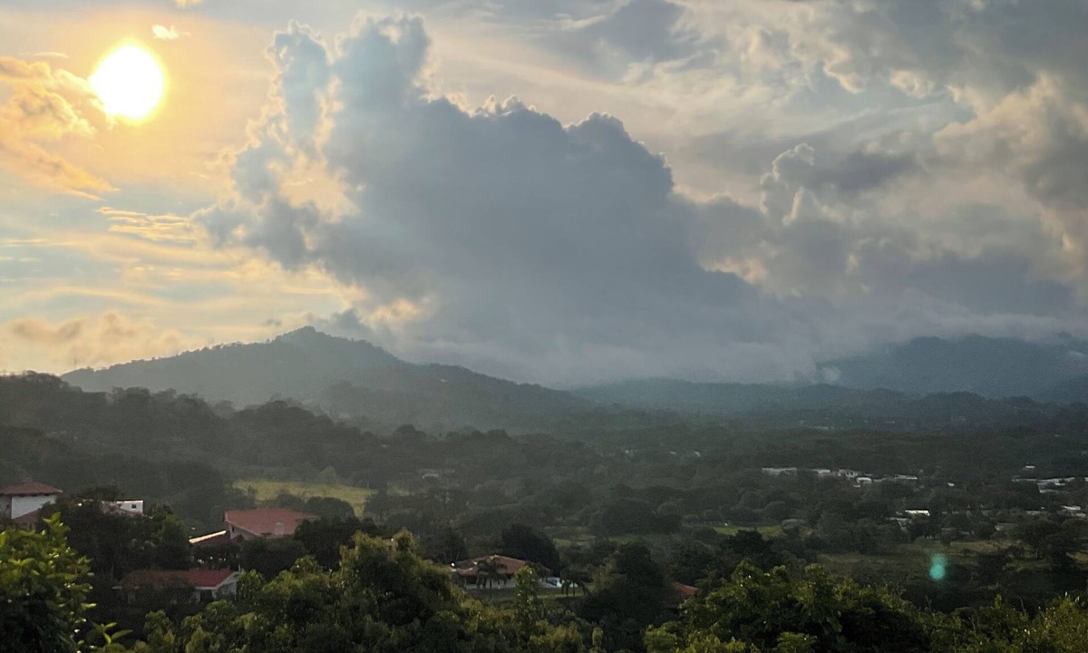 Pan de Azucar House | Luxurious home with stunning mountain views in Costa Rica's Central Valley!