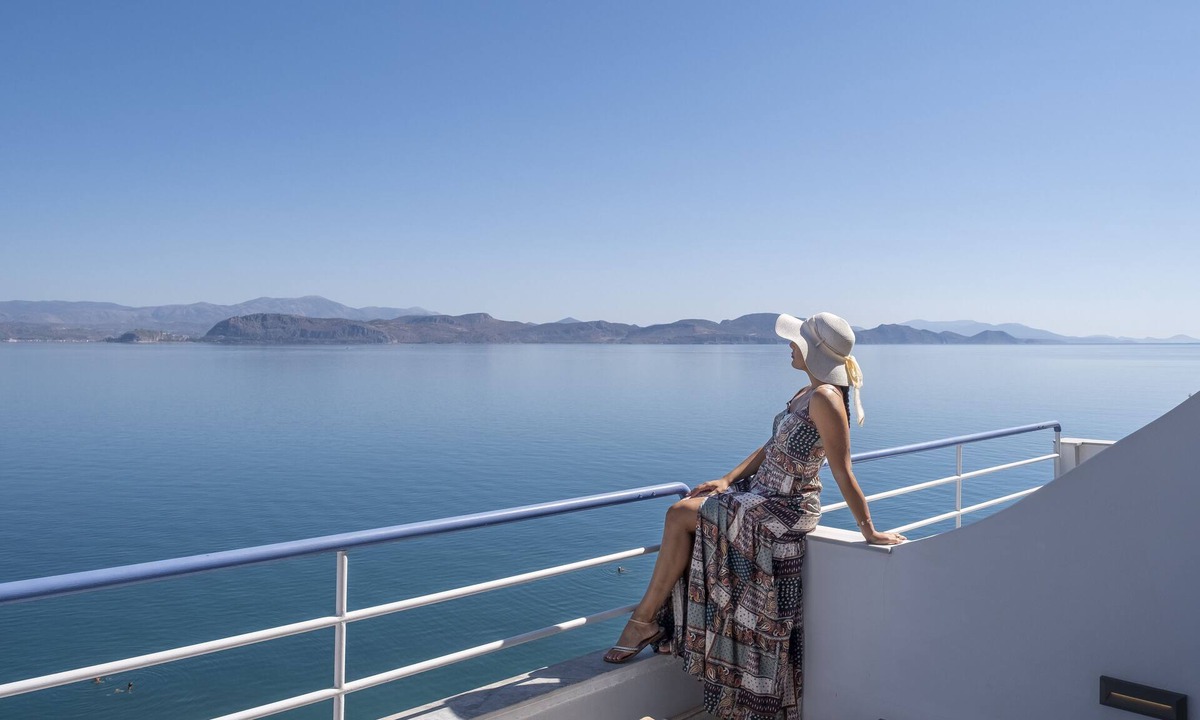 Kiveri Apartment | Luxury beach apartment, Sea view balcony, near Nafplio, Mycenae, Epidaurus